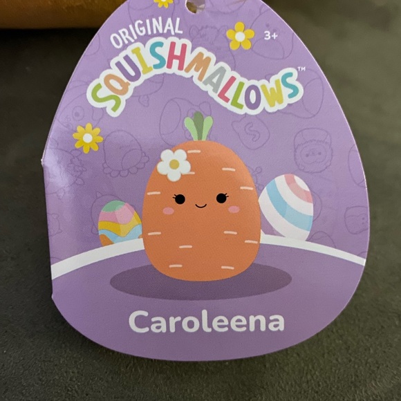 Squishmallows Caroleena the carrot with flower - Picture 3 of 5
